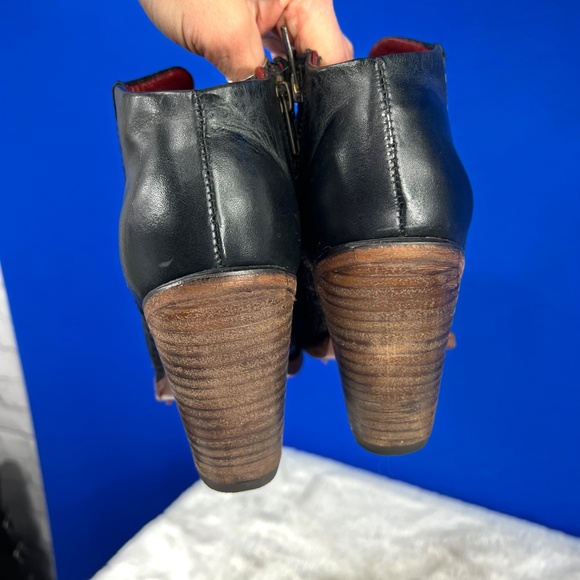 🚫SOLD! |•FREEBIRD🦅BY STEVEN•| GORGEOUS DETROIT Black Snake Booties Size 10 - Picture 9 of 16